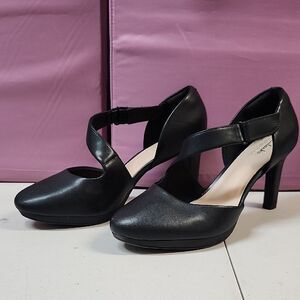 Clarks Collection Women's 9.5 Black Leather Heel